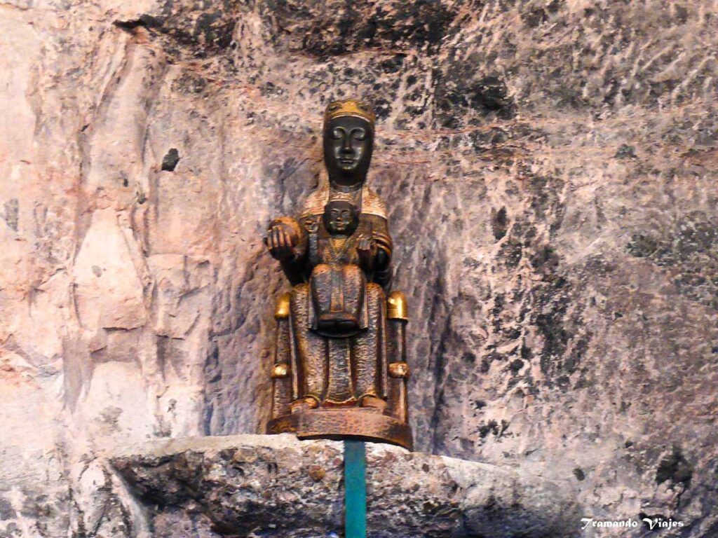 Virgen de Montserrat, conocida como la Moreneta