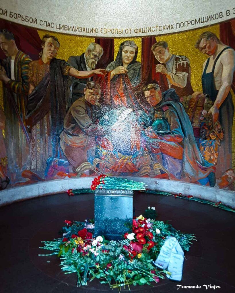 Mosaico del interior del monumento al Soldado Libertador
