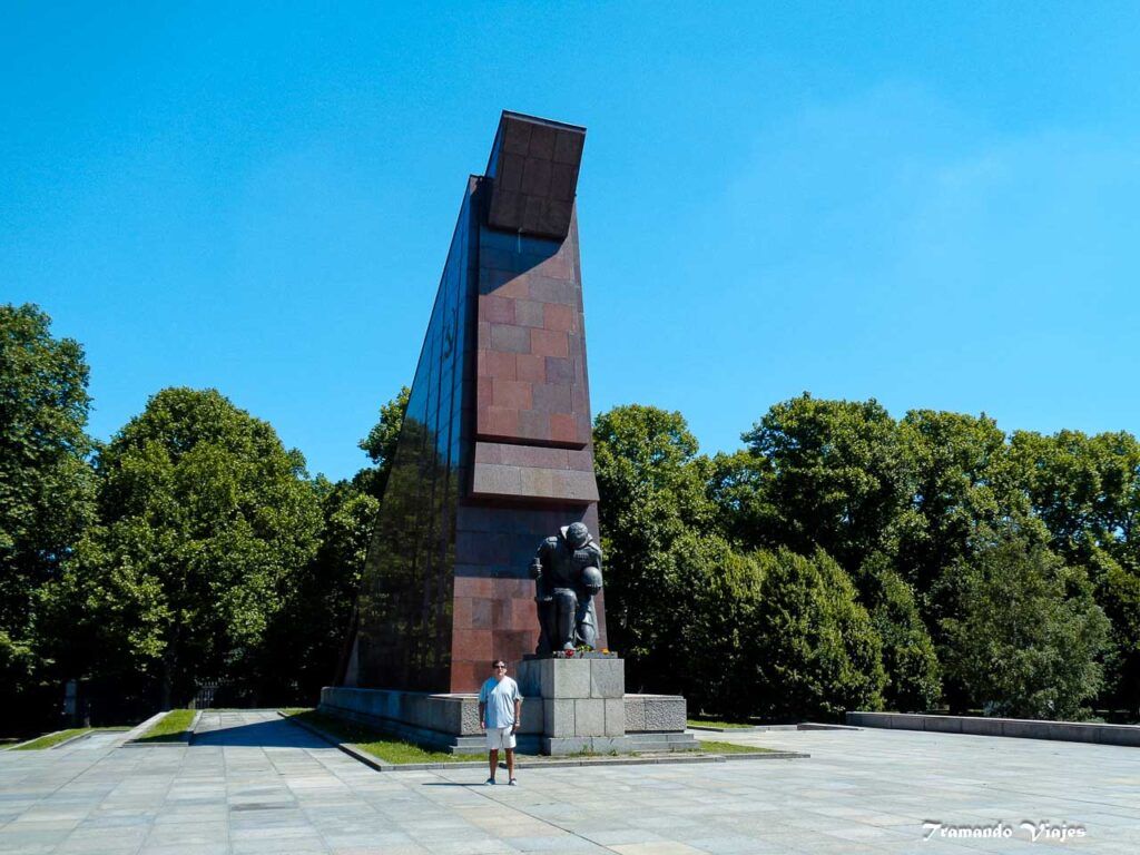 Visita al Memorial Soviético de Treptower Park en Berlín