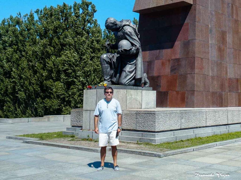 Visita al Memorial Soviético de Treptower Park en Berlín