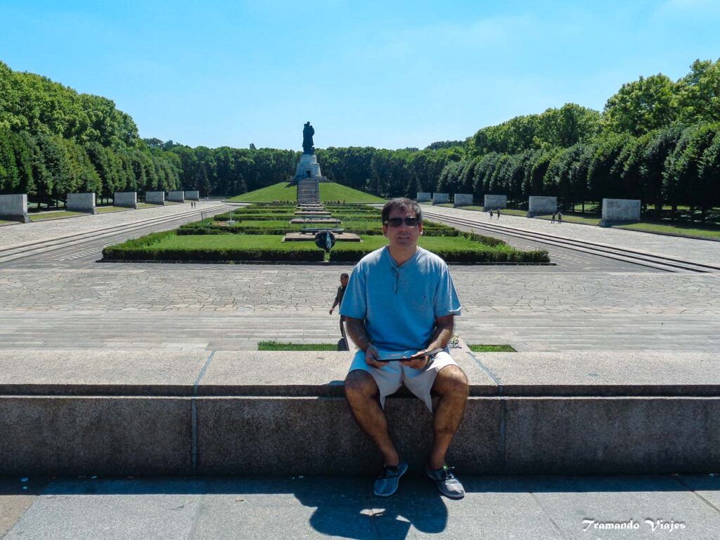 Cementerio militar soviético de Treptower Park en Berlín