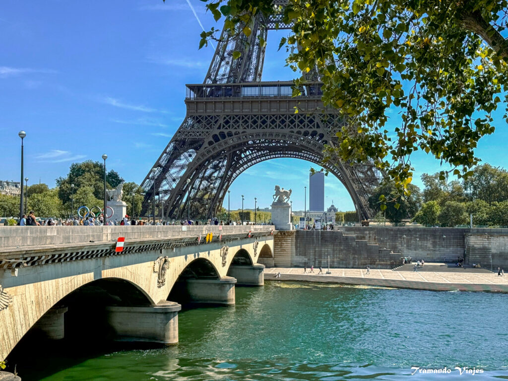 La torre Eiffel y el Sena