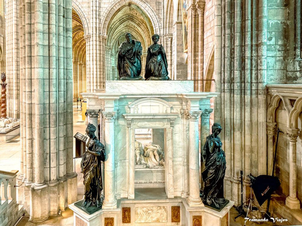 basilica de Saint-Denis: Tumba de Enrique II y Catalina de Medici