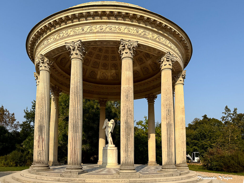 Templo de Apolo en los jardines del Palacio de Versailles