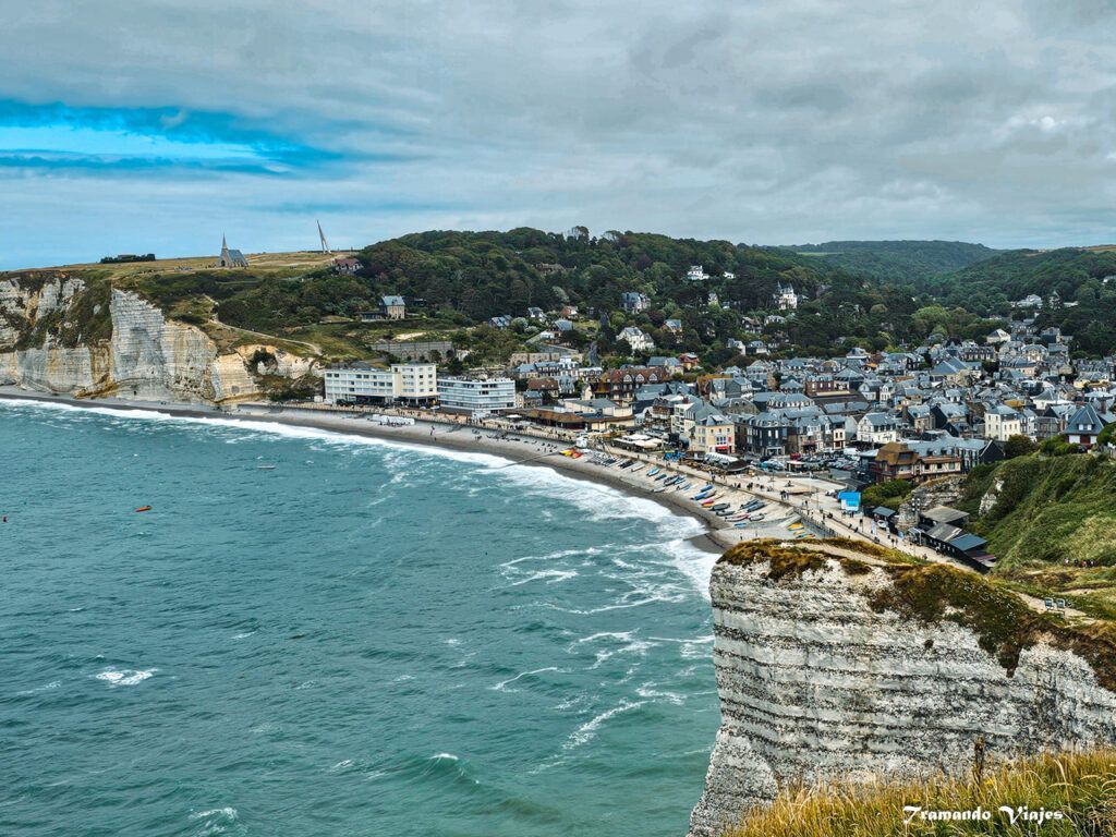 Acantilados de Étretat en la Costa de Alabastro