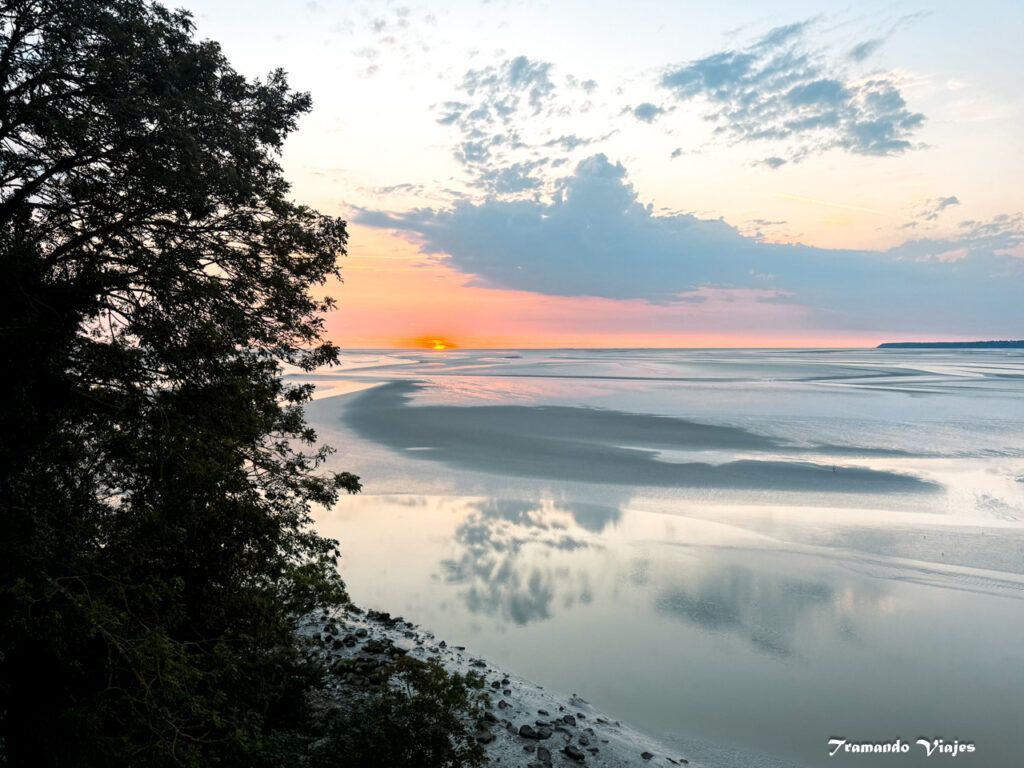 Atardecer sobre la bahía del Mont-Saint-Michel
