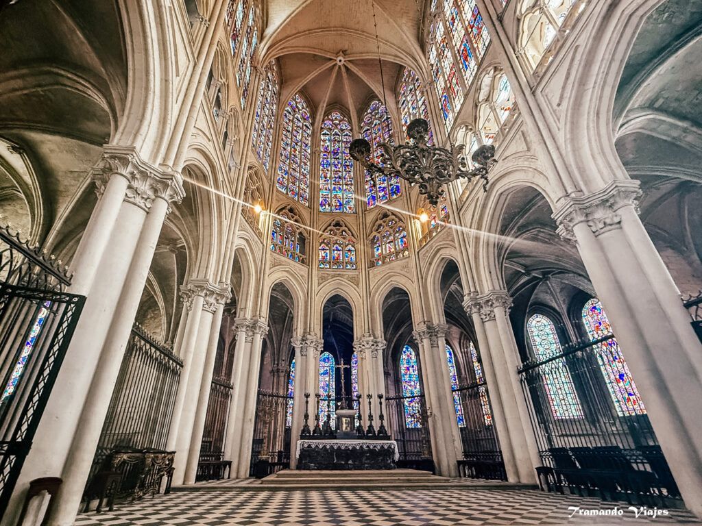 Interior de la Catedral de Tours
