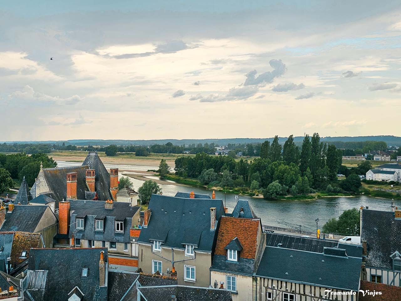 Terrazas del Castillo de Amboise con vistas sobre la ciudad