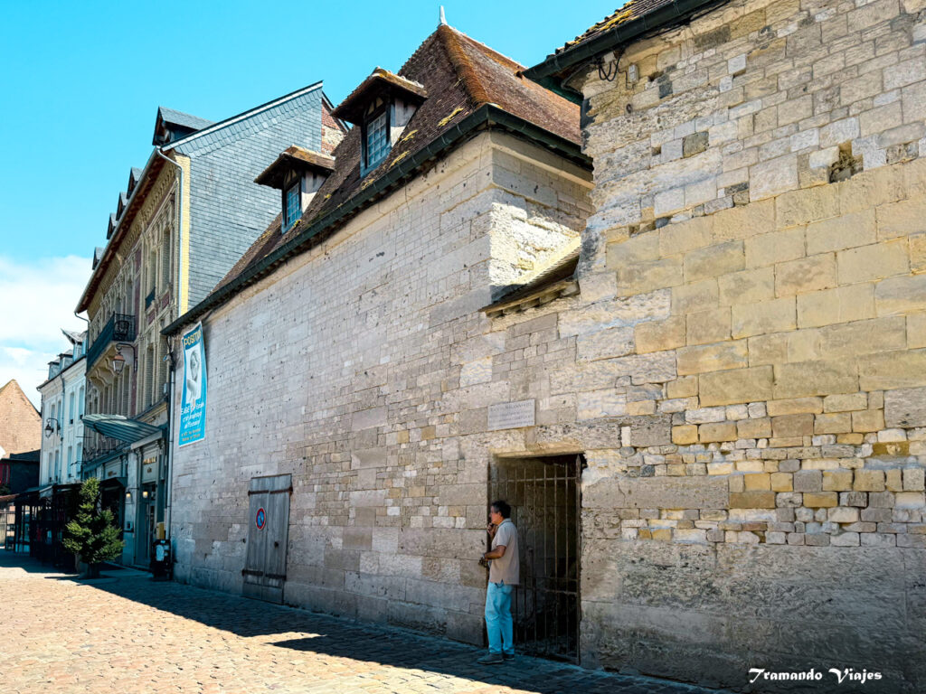 Antiguos Greniers à Sel de Honfleur en el barrio de L’Enclos