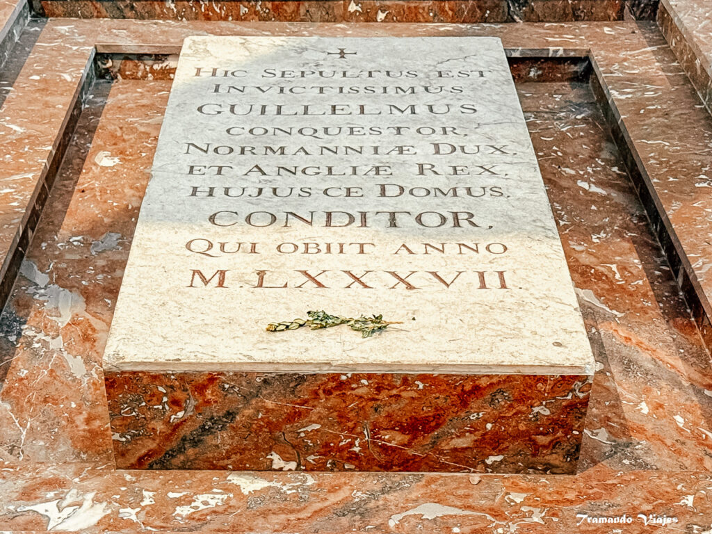 Tumba de Guillermo el Conquistador en la Abbaye aux Hommes de Caen