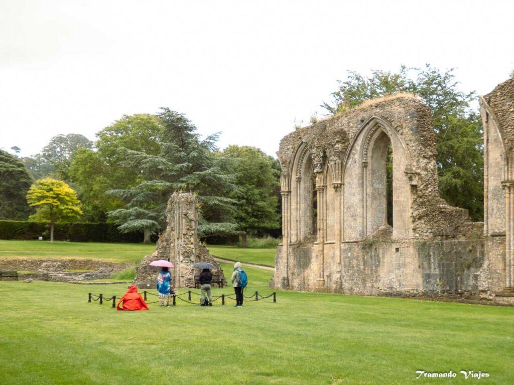 Ruinas de Glastonbury Abbey en Somerset
