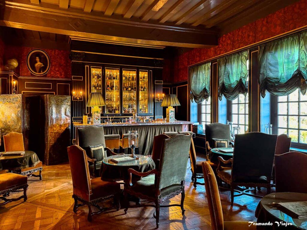 Le Saint-Évremond, bar de champagne del Château Louise de La Vallière